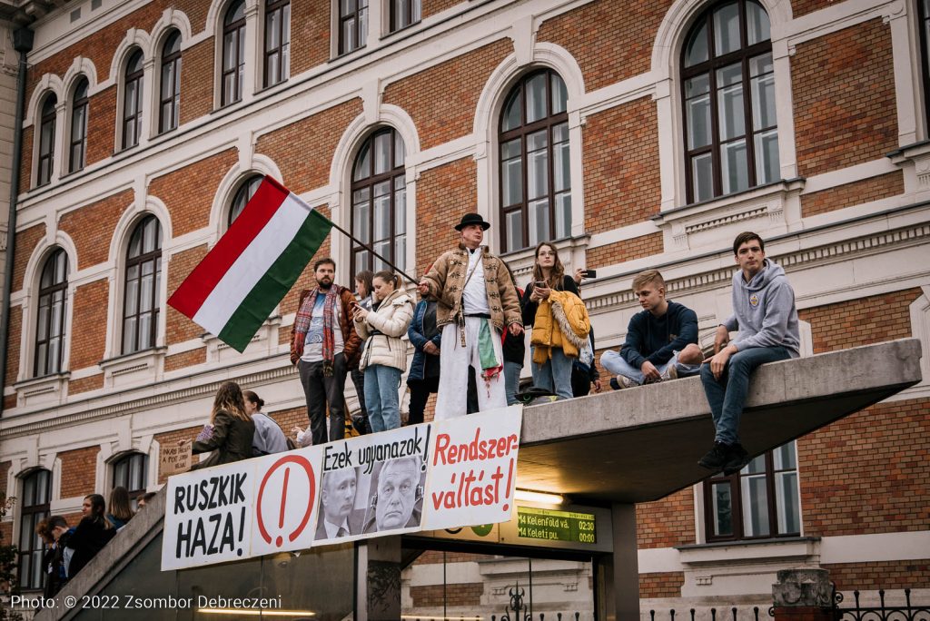 Rögtönzött emelvény